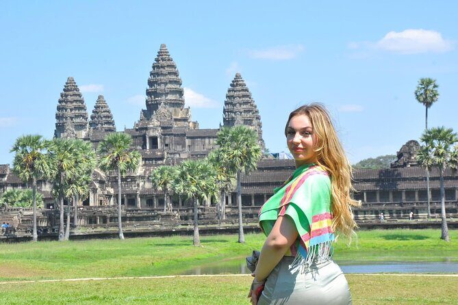 Angkor Wat Shared Tours from Siem Reap Angkor Airport (SAI) - South Gate of Angkor Thom and Bayon: the smiling towers moment