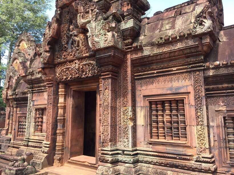 Angkor Wat, Small Circuit Private Tour with Banteay Srei - Angkor Thom and Bayon: giant faces, tight timing, and good pacing