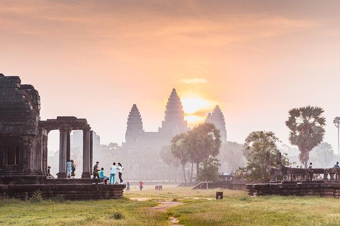 Angkor Wat Small-Group Sunrise Tour from Siem Reap - Stop 3: Angkor Thom South Gate (45 minutes) and the walls’ sheer scale