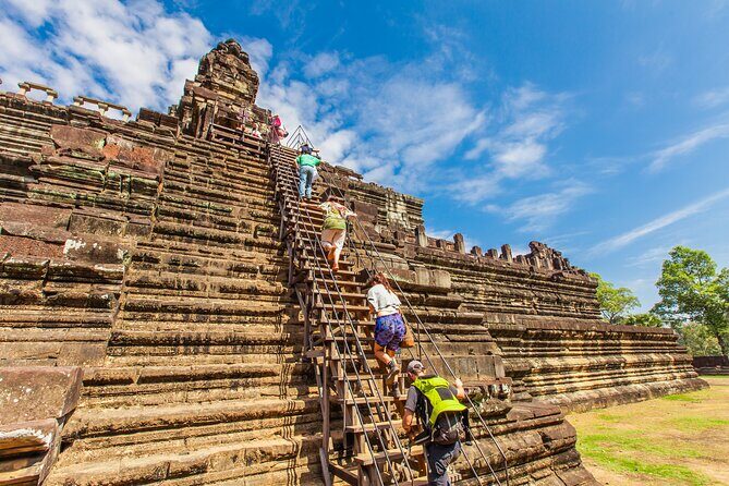 Angkor Wat Small Group Tour Inclusive lunch - A 7-hour Angkor day with a small-group pace