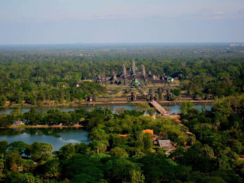 Angkor Wat: Small-Group Tour with Balloon Ride and Lunch - Angkor Wat: what to focus on beyond the postcard views