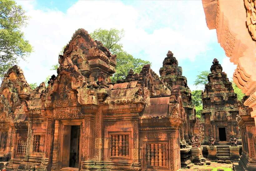 Angkor Wat: Sunrise 2.5 Days Temples & Tonle Sap-Small Group - Day 2 Angkor Wat sunrise: torchlight, the eastern side, and real bas-relief focus