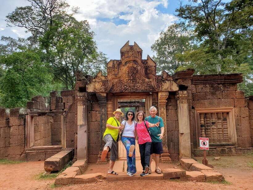 Angkor Wat Sunrise, Banteay Srei, Bayon & Ta Prohm Temple - Bayon Temple: the smiling faces that follow you around