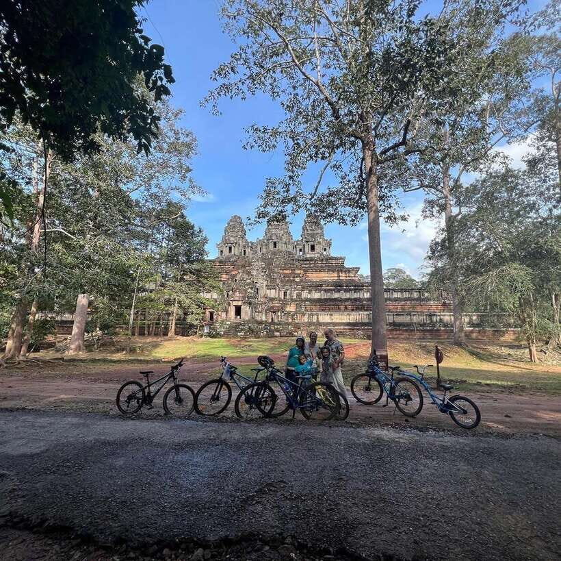 Angkor Wat Sunrise Bike Tour With Lunch Included - Getting to Angkor Wat at sunrise without the chaos