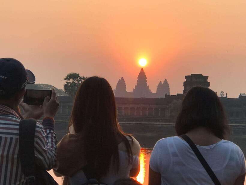 Angkor Wat Sunrise by Vintage Jeep – Private Tour - The private vintage Jeep advantage (and how to use it)