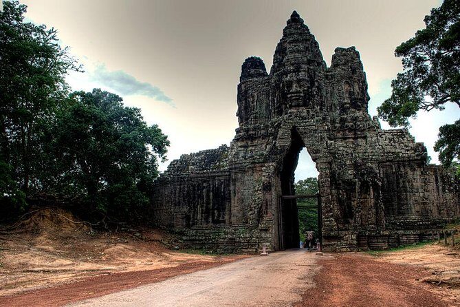 Angkor Wat Sunrise Guided Join-In Tour/Private Tour - Getting from your hotel: transfers, minivan comfort, and the Asia Voyage Tour departure point