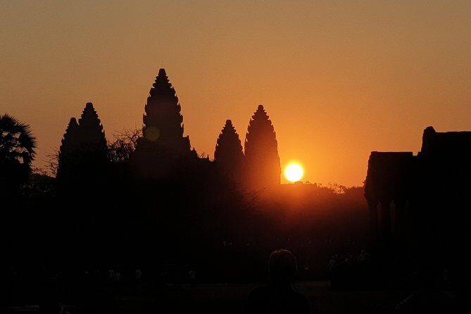 Angkor Wat Sunrise Private Full Day Tour - Sunrise and Angkor Wat: what your 3-hour window is really for