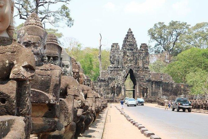 Angkor Wat Sunrise Tour - Bayon Temple’s Smiling Faces: Where the Details Pay Off