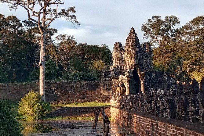 Angkor Wat Sunrise Tours to Bayon and Ta Prohm Temple - Timing, Food, and What to Expect from a 6–8 Hour Temple Run