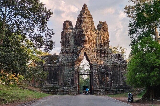Angkor Wat Temples & Kulen Elephant Forest Day Tour - Group size, pace, and the early pickup reality