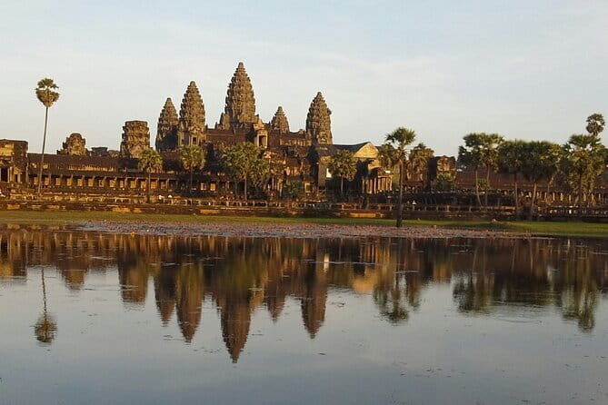 Angkor Wat Tour with Sun Rise Small Group Day Tour - Key things that make this tour work