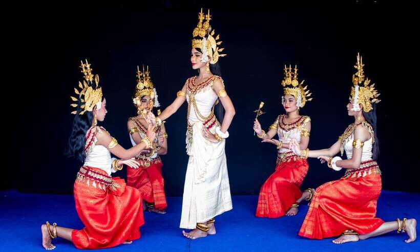 Apsara Dance Show with Dinner by Tuk-Tuk Roundtrip Transfer - Should you book this Apsara Dance Show with Dinner?