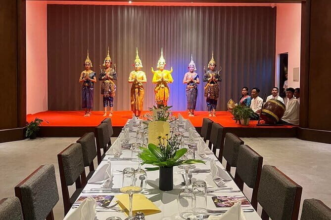 Apsara Dancing Show with Buffet Dinner Free Hotel Pick up - Who this Apsara dinner show is best for