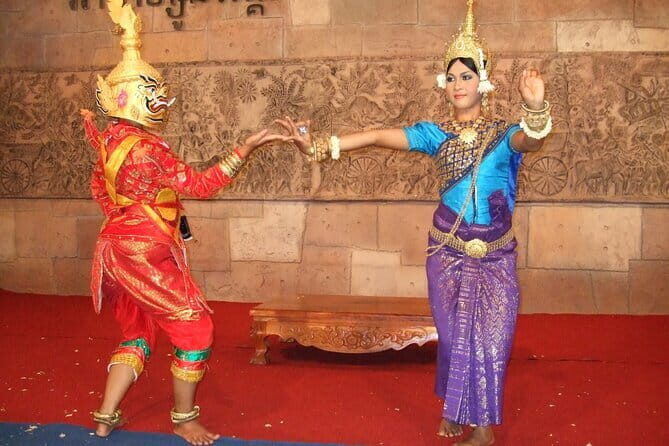 Apsara Dancing Show with Buffet Dinner Free Hotel Pick up - Free tuk-tuk pickup: the easiest part of the night