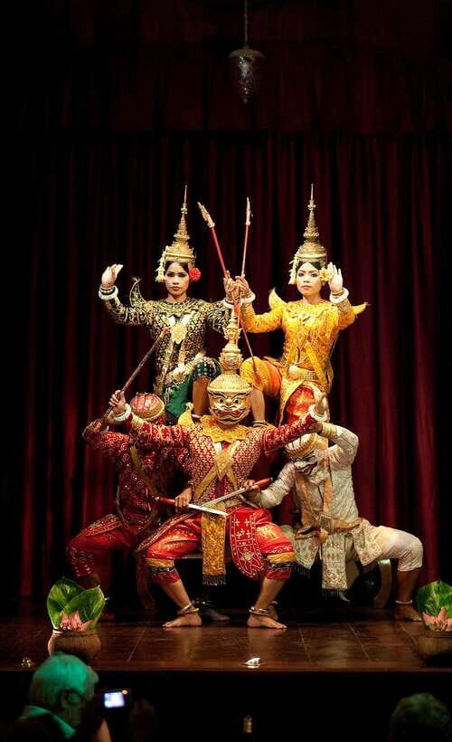 Apsara Performance include Dinner & hotel pick up - The international buffet dinner: Why it’s more than filler