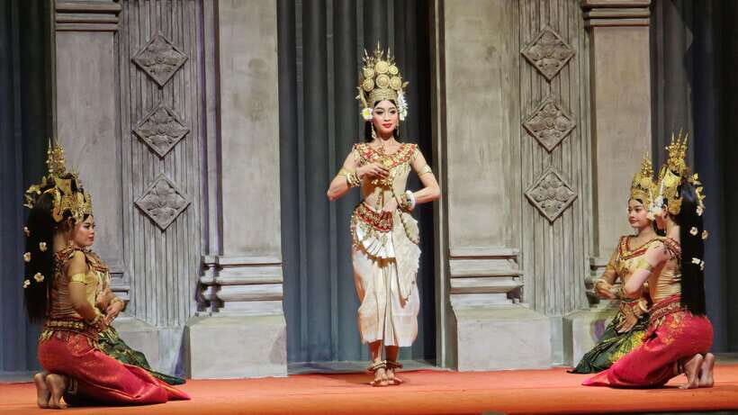 Apsara Theater Performance include dinner & Hotel pick up - Seats, crowding, and how to protect your view