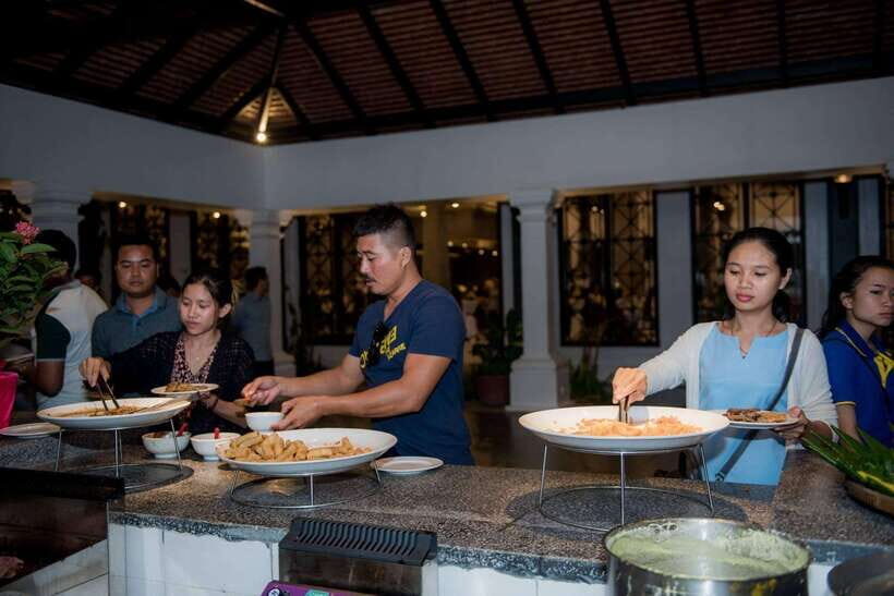 Apsara Traditional Dances & Local Buffet with Tuk-Tuk Ride - Apsara by Tuk-Tuk: Why this 2.5-hour format works in Siem Reap