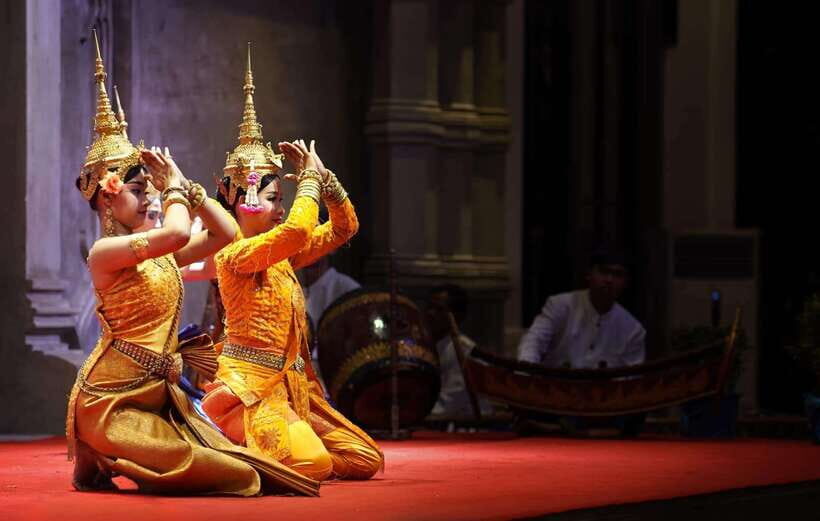 Apsara Traditional Dances & Local Buffet with Tuk-Tuk Ride - The buffet dinner: Khmer flavors, international options, and desserts that actually matter