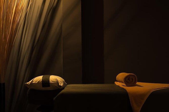 Aromatherapy Bodia Classic Massage in Siem Reap - The only real caution: oil on clothes, and the shower question