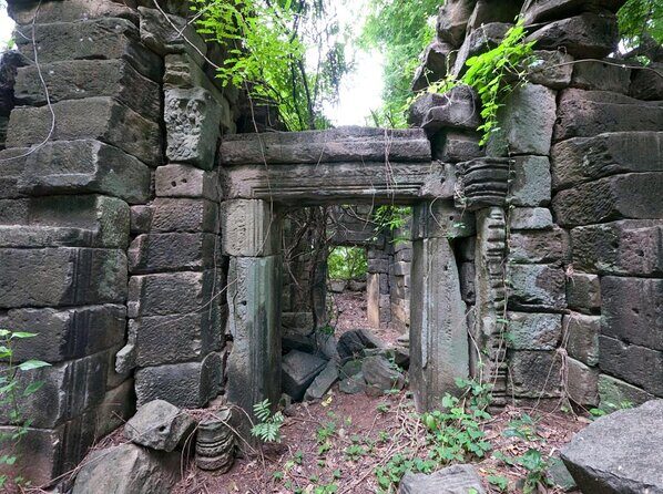 Banteay Chhmar Temple & Silk Farm Private Day Trip from Siem Reap - Banteay Chhmar: Big Angkor Energy, Without the Big Crowd