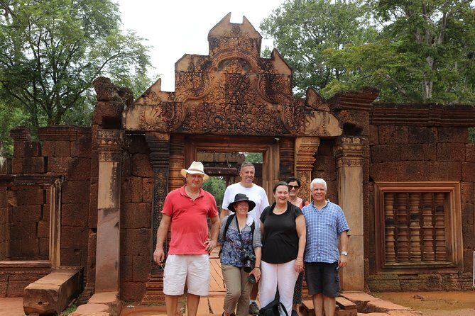 Banteay Srei and Grand Circuit Heritage Tour from Siem Reap - Neak Pean: The Artificial Island Buddhist Stop That Breaks the Rhythm