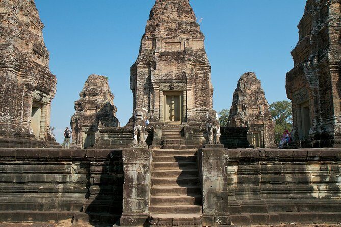 Banteay Srei & Angkor Big Circuit Tour - Stop 1: Pre Rup’s pyramid temple and why it’s a good opener