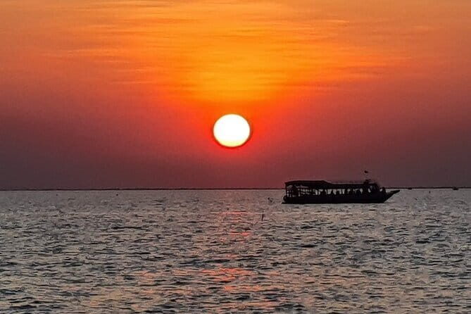 Banteay Srei Temple and Kompong Phluk Village Private Tour - Banteay Srei and Kompong Phluk in one practical, private day