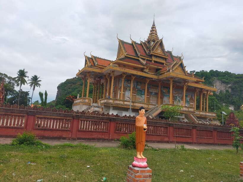 Battambang: Tuk-Tuk, Bamboo Train, Killing/Bat Caves, Sunset - Entering Battambang by Tuk-Tuk: Markets, Temples, and Town Icons