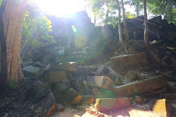 Beng Mealea Jungle Temple Rolouse Group temple - Lolei: quick island-temple views, including the water history