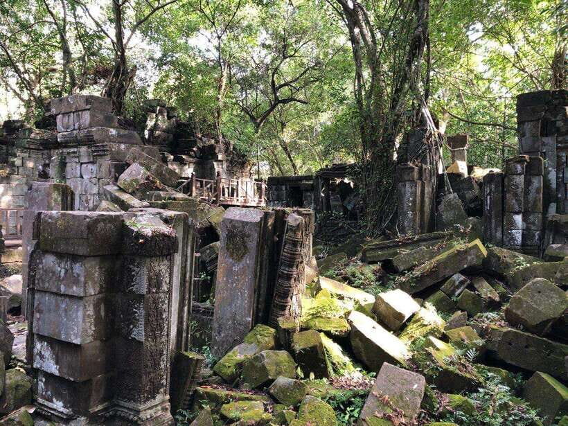 Beng Melea, Rolous Group & Kompong Phluk Floating Village - Beng Melea: The Unrestored Jungle Temple Where Nature Takes Over