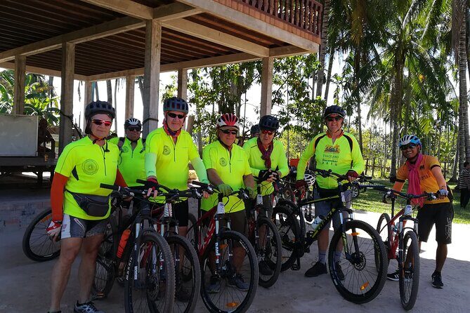 Biking Explore Banteay Srei & Kbal Spean - Stop 1: Cycling Through Serene Villages (About 15 Minutes)