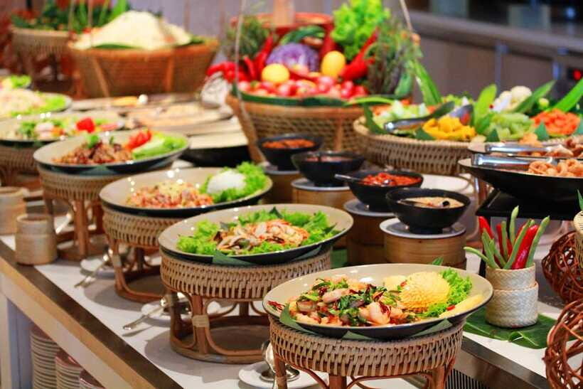Buffet Dinner Apsara Show with hotel transfers - Hotel Transfers by Tuk Tuk or Van: Easy When It Works