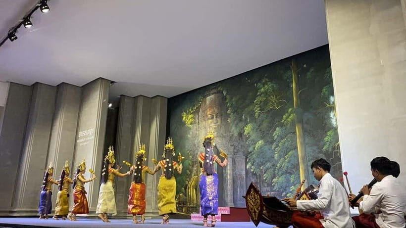 Cambodia: Absolute Traditional Dance Show with Buffet Dinner - The Buffet Dinner: 20+ Dishes, Including Grills and Sweets