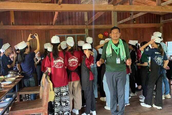 City Tour & Cooking Class - Angkor National Museum and Wat Preah Prom Rath: context between stops
