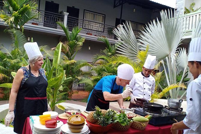 Cooking Class By Reveal Angkor Hotel Siem Reap - Psar Chaa (Old Market) Ingredient Stop: Learning What Khmer Cooking Starts With