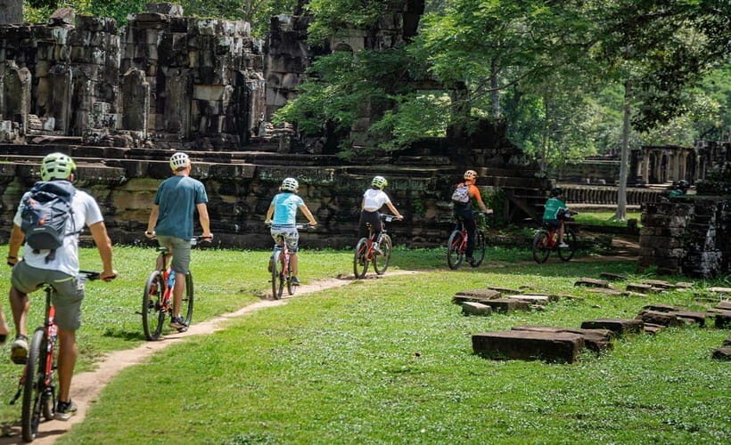 Cycle Angkor Backroad Bike Tour / E-Bike or Tuk Tuk - Lunch in a tropical garden: where the day gets easier