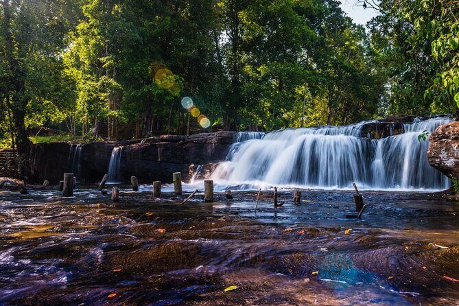 Day Trip to Phnom Kulen Mountain from Siem Reap - Lunch by the upper river: a real recharge, not a quick snack