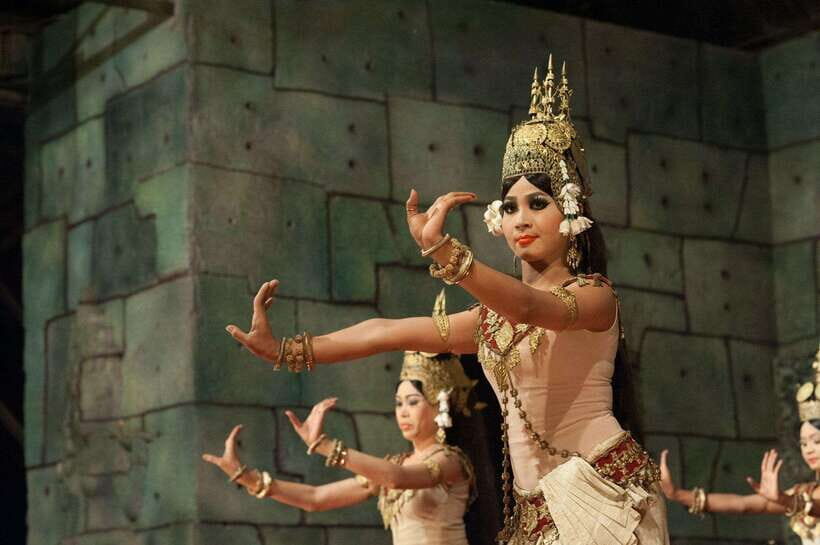 Dinner Show Apsara Dance, Pickup round trip included - The Buffet Dinner: Khmer Comfort Food, Real Flavor, and Veggie Coverage