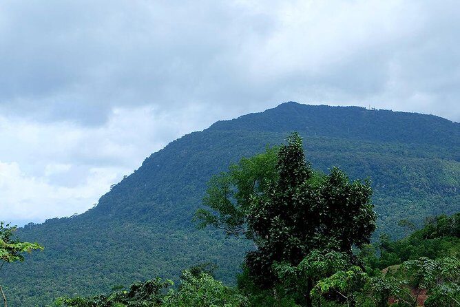 Discover Bokor National Park - Up Bokor Mountain by scooter: the 12 km view over Kampot