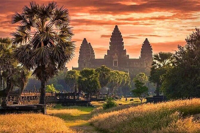 Discover Cambodia 8 Days from Siem Reap to Koh Trong -Phnom Penh - Day 3: Tonle Sap lake life, Kampong Phluk, and West Baray