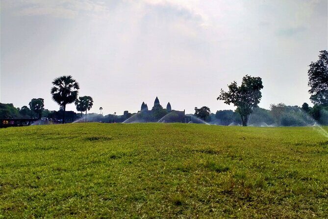 Discover Cambodia 8 Days from Siem Reap to Koh Trong -Phnom Penh - Day 4: Kratie, Spean Praptos, Kampong Thom stops, and the boat to Koh Trong