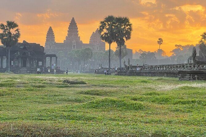 Discover Cambodia’s Heart: Siem Reap to Battambang Tours - Battambang Bamboo Train (Norry): simple ride, great countryside views