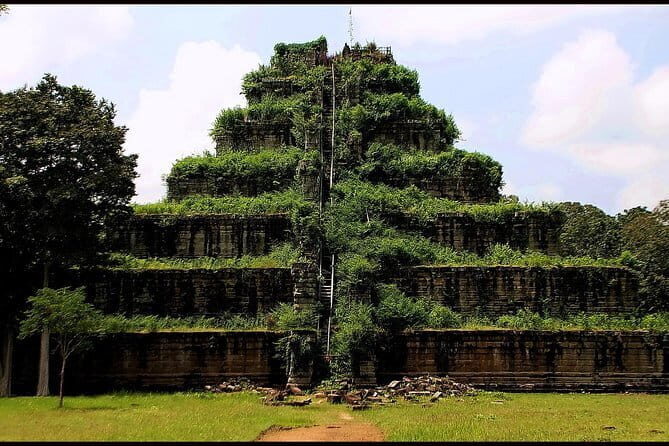 Explore Angkor Wat Sunrise Small Tour Private VIP Car - Ta Prohm and the Jungle Temple Circuit