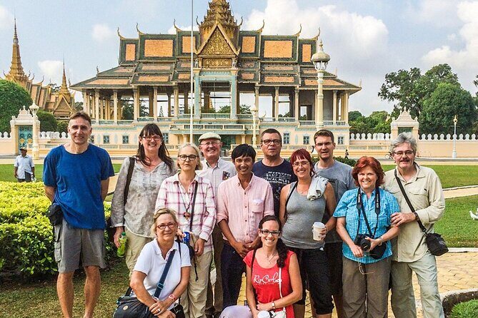Exploring the Ancient Wonders of Angkor Wat with sunset backheng - Siem Reap culture stops that make the whole day feel human