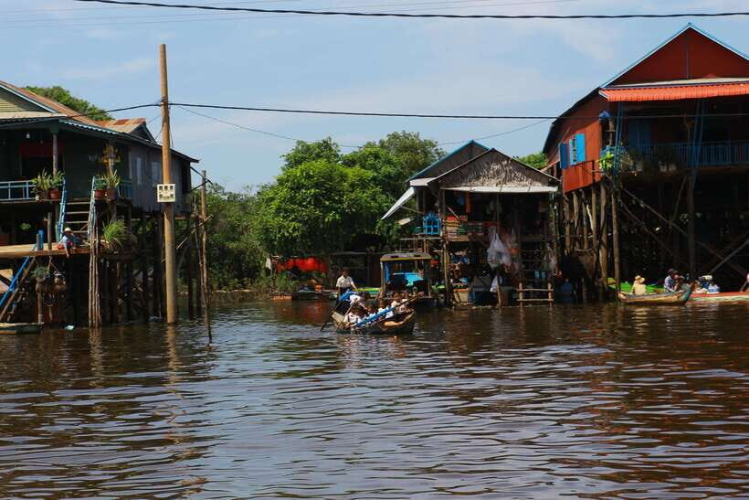 Exploring the Enchanting Kampong Phluk Floating Village - Two Hours in Kampong Phluk: Guided Walk, Sightseeing, and Boat Time