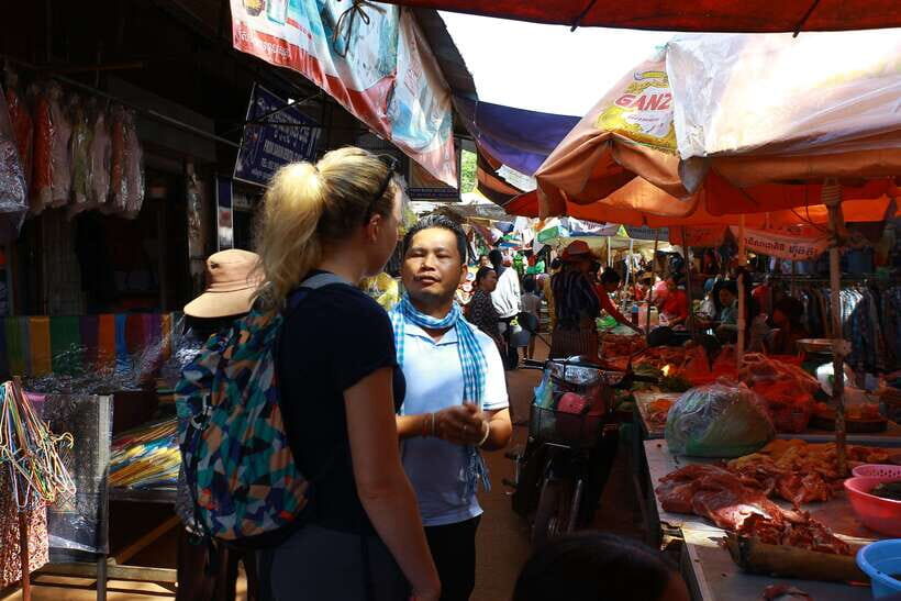 Exploring the Enchanting Kampong Phluk Floating Village - Getting There: Siem Reap Pickup and Ro Lus Market Stop