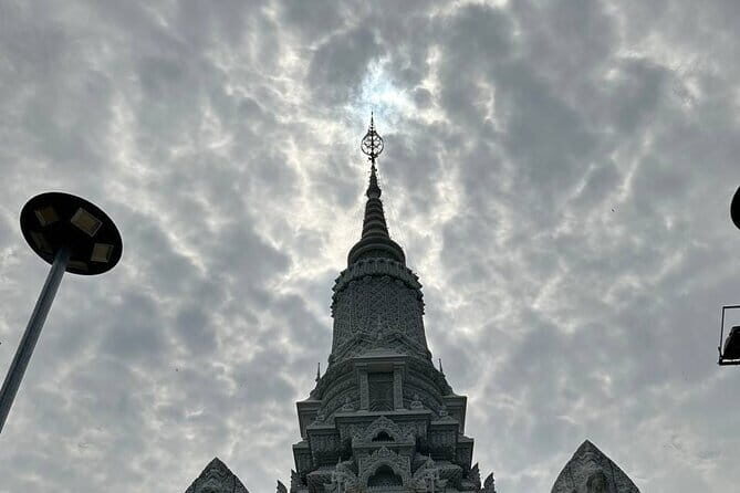 ( Free eSim) Oudong Mountain Full Day Tour- Phnom Penh - Stop 3: Oudong Temple and Harirak Rajini Temple (Your Final 2 Hours)
