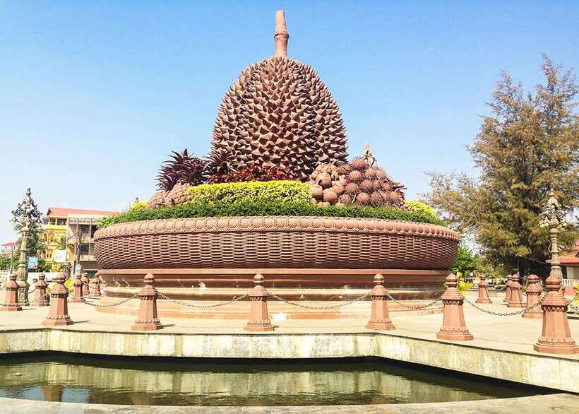 From Phnom Penh: Kampot and Kep Day Trip with English Guide - La Plantation Shopping and Sightseeing: Bring Home a Slice of the Day