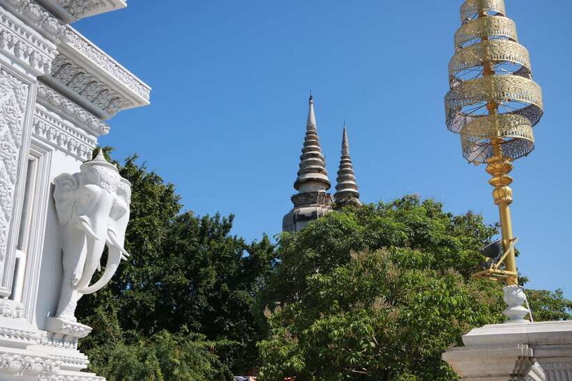 From Phnom Penh: Oudongk Mountain and Koh Chen Island Tour - The Buddhist Center and the Village of Nuns: learning how faith shapes daily life