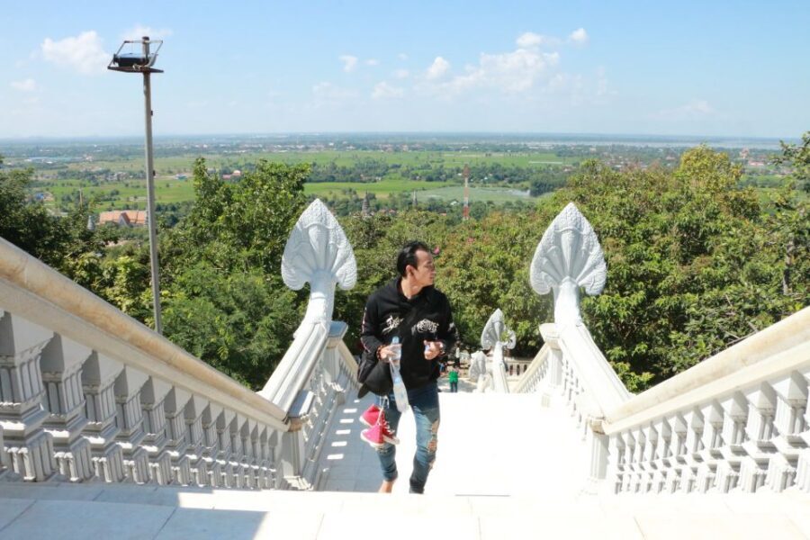 From Phnom Penh: Oudongk Mountain and Koh Chen Island Tour - Small-group logistics: easier conversations, better timing, less chaos